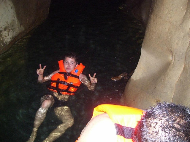 Divertiendose en la caverna